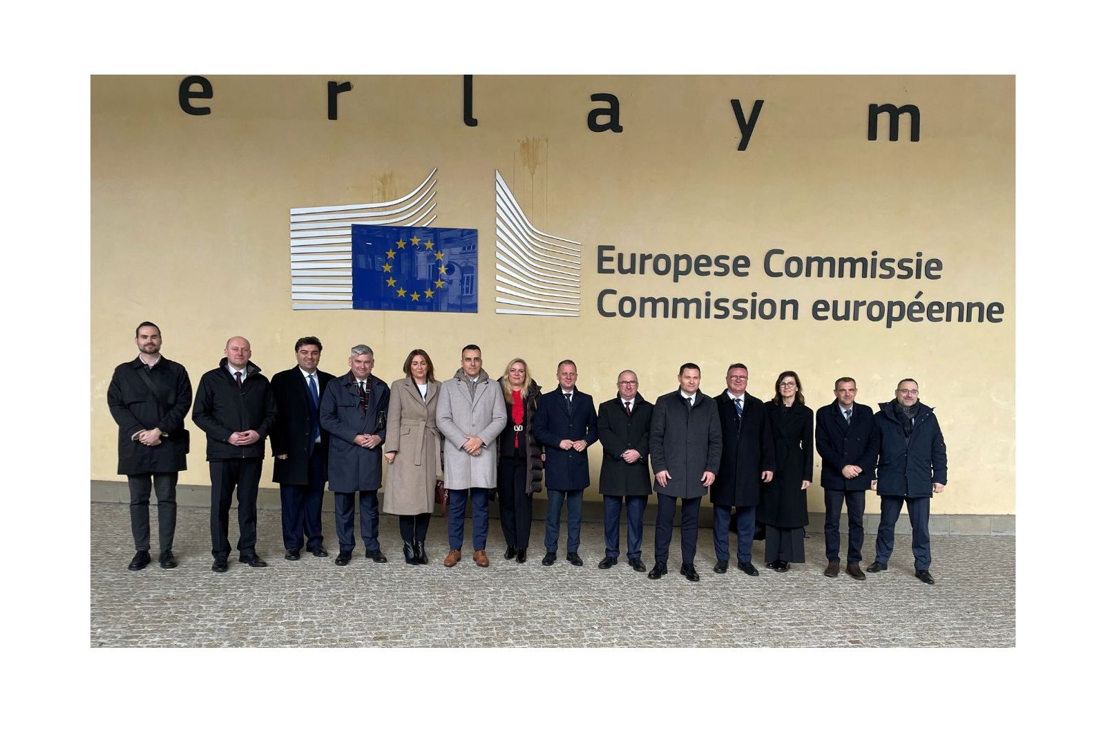 Dizajn Bez Naslova 21