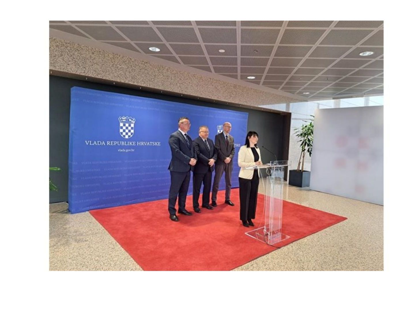 Dizajn Bez Naslova 20