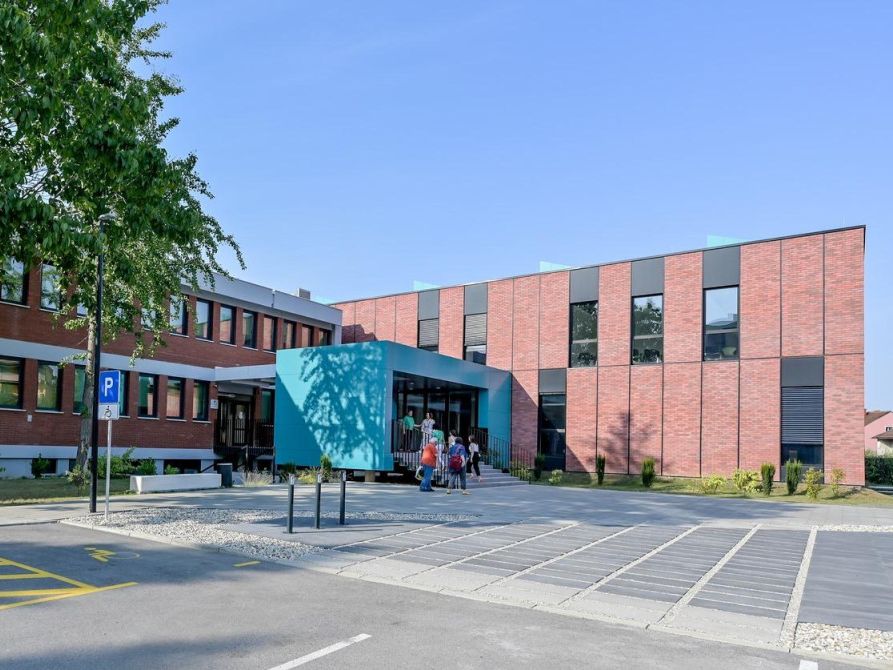 F 37351301 1280
