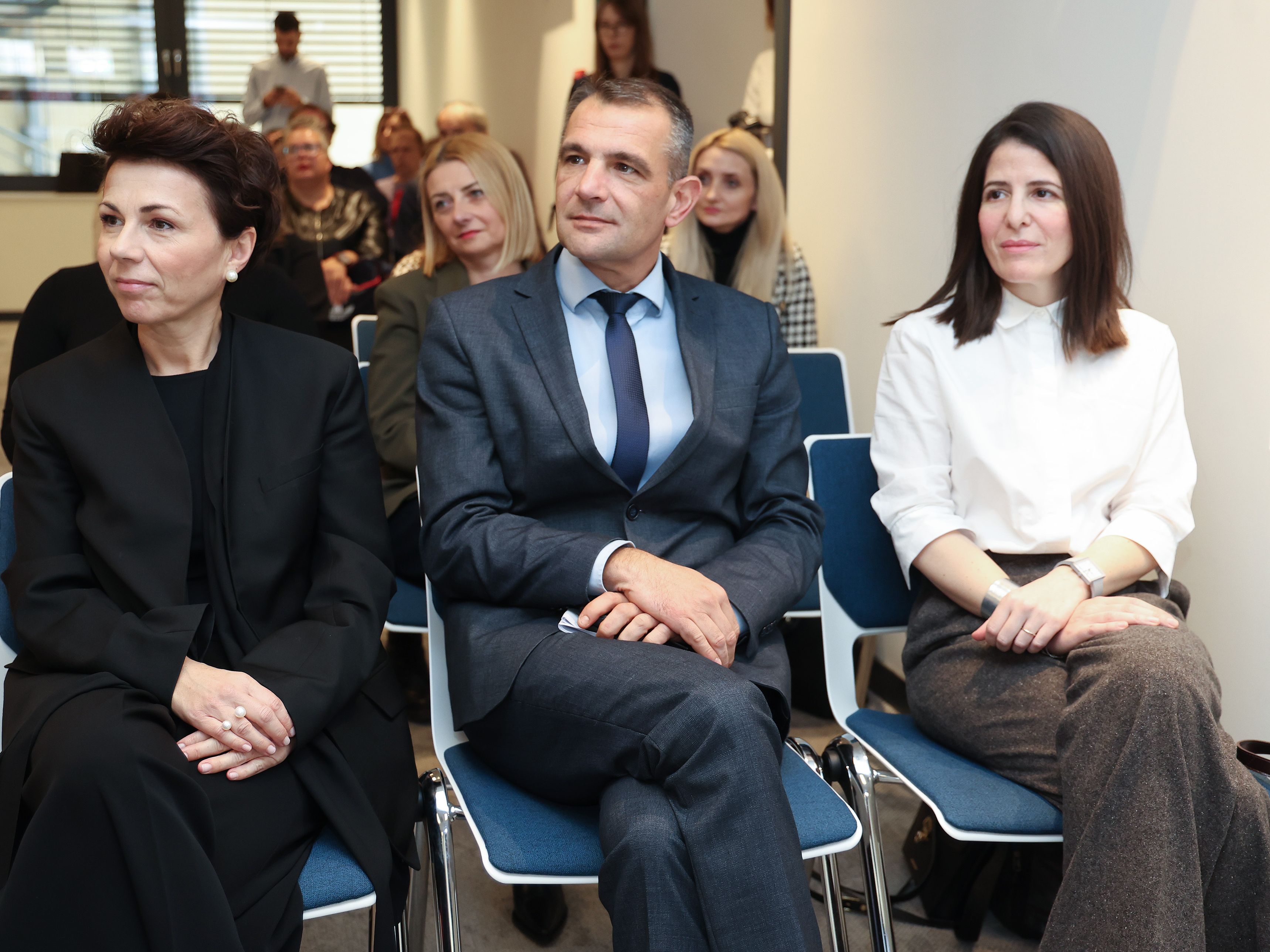 Pxl 011225 142762463