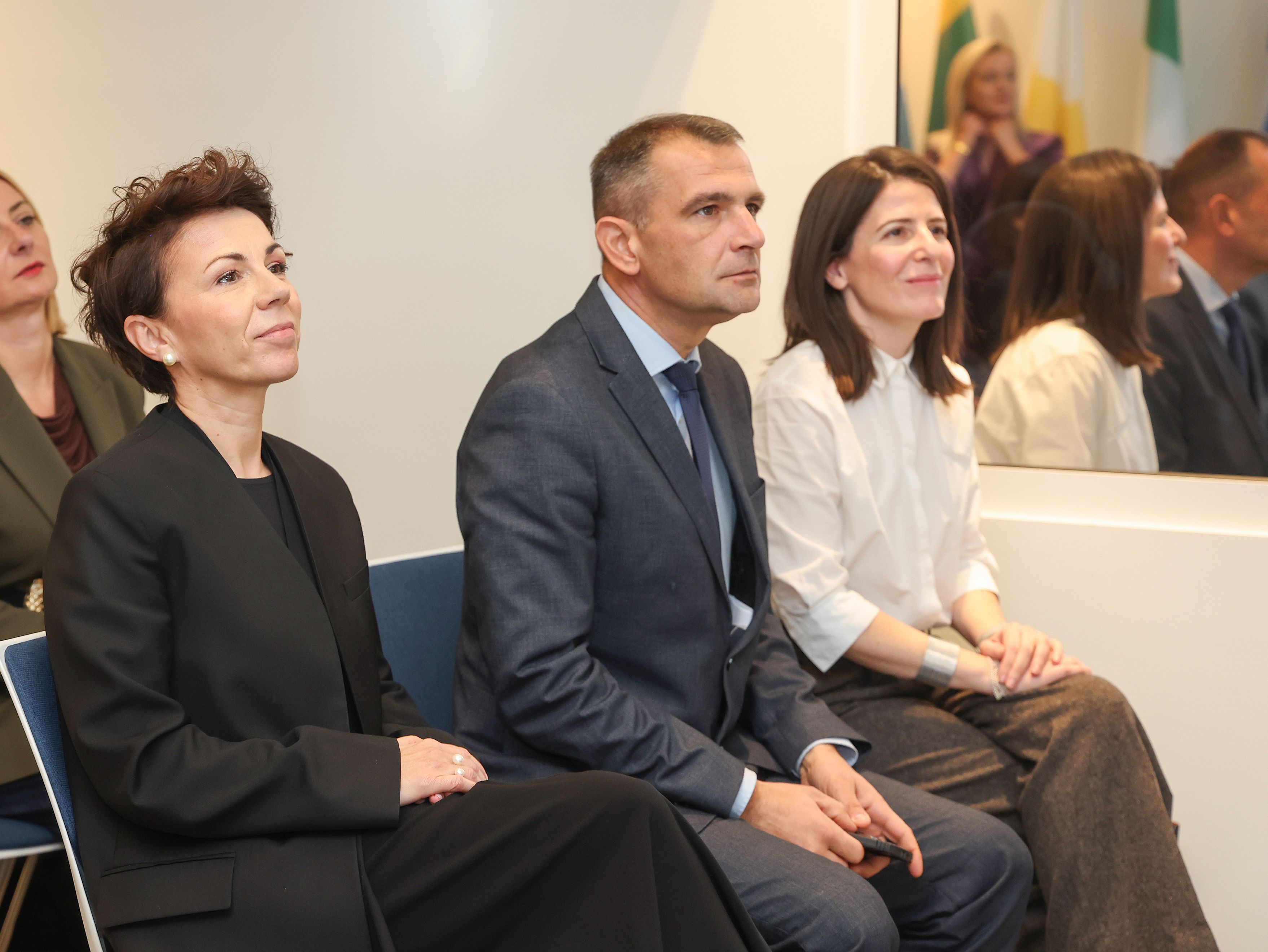 Pxl 011225 142762495