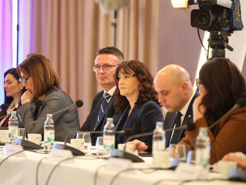 117f0a66e2aa6dd0c5fe7a65a94b5f81 L